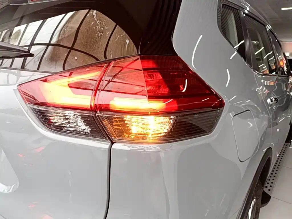Nissan X-Trail — миниатюра 8