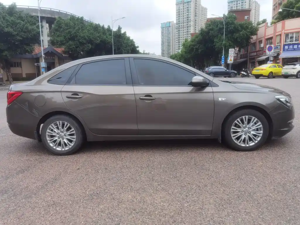 Buick Excelle — миниатюра 8