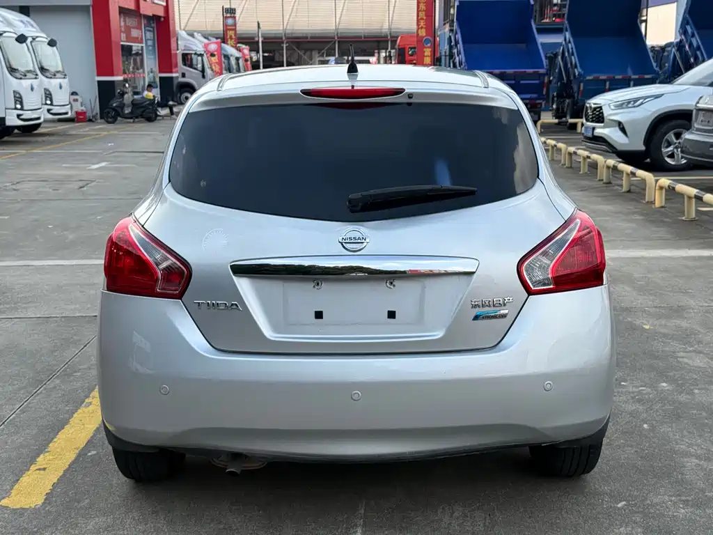 Nissan Tiida — миниатюра 4