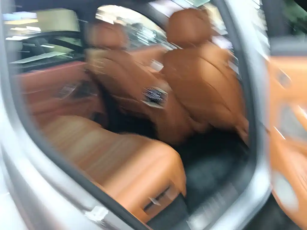 AITO ASK THE WORLD M8