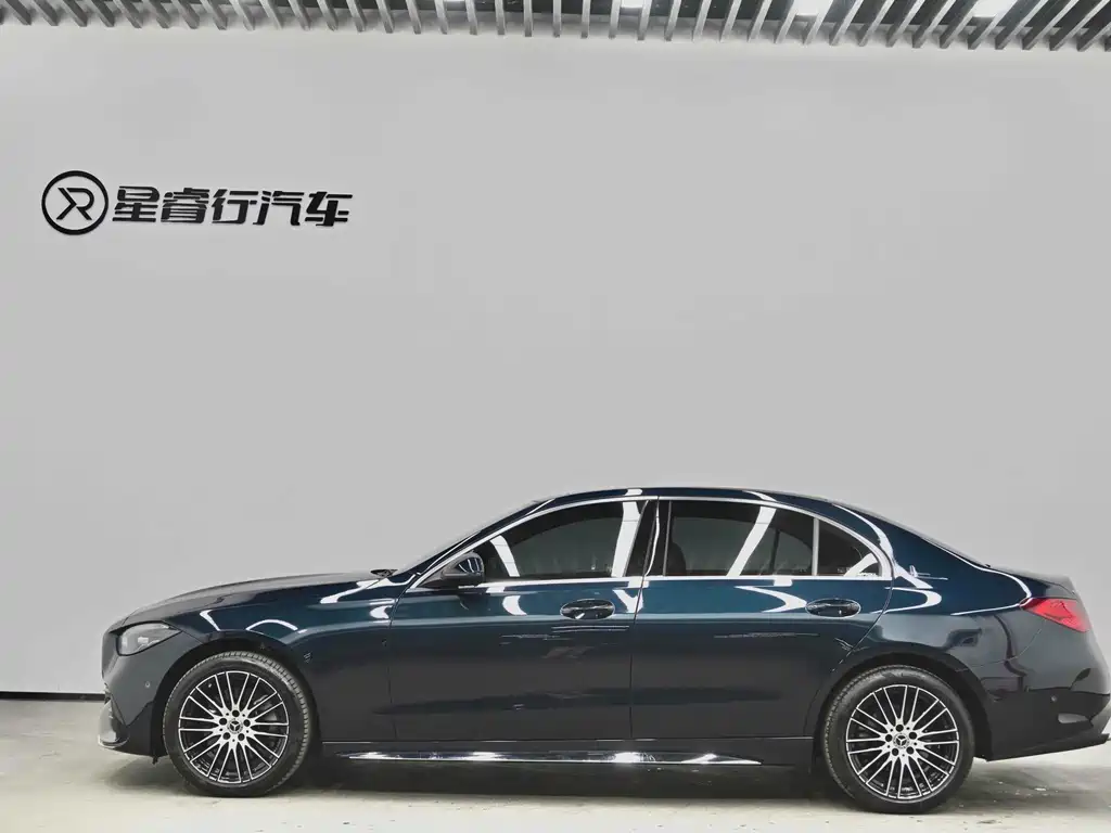 Mercedes-Benz C-Class — миниатюра 13