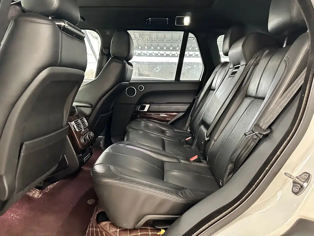 Land Rover Range Rover — миниатюра 8
