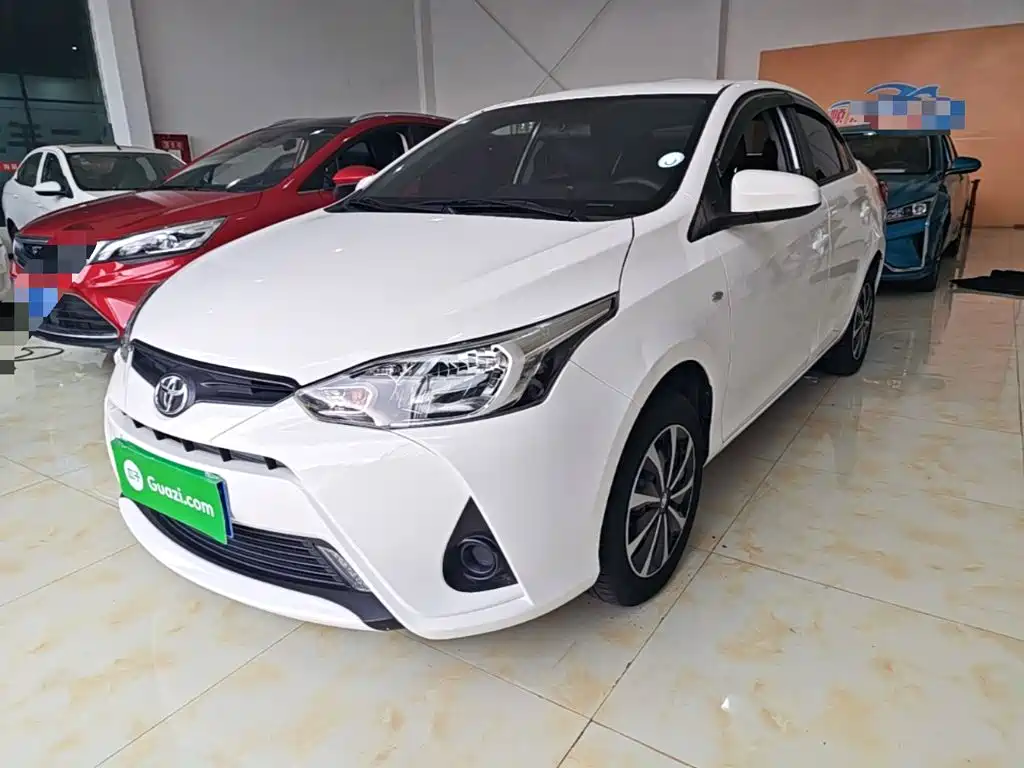 Toyota Yaris L — миниатюра 2