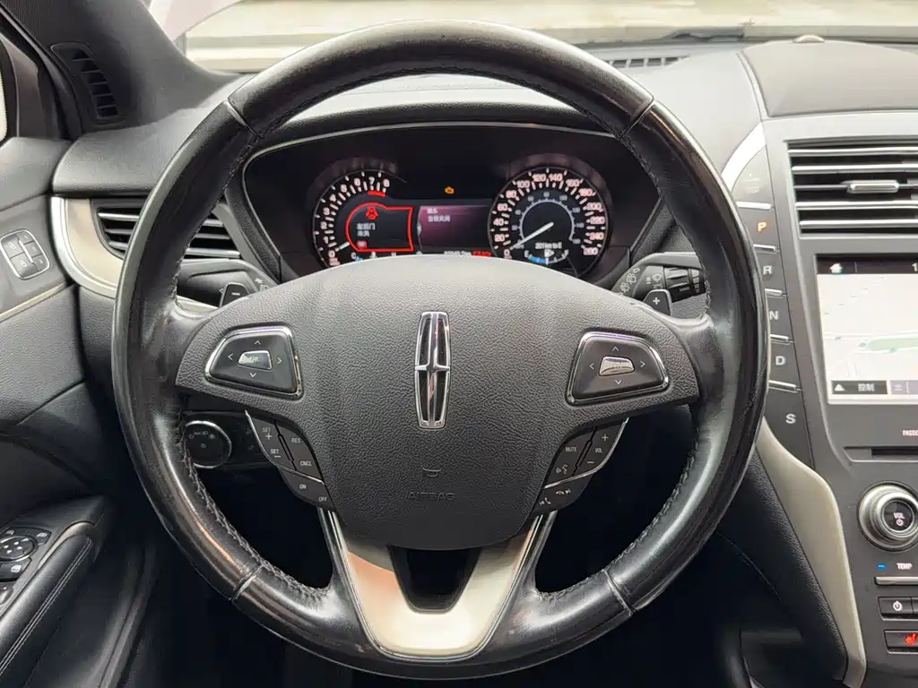 Lincoln MKC — миниатюра 16