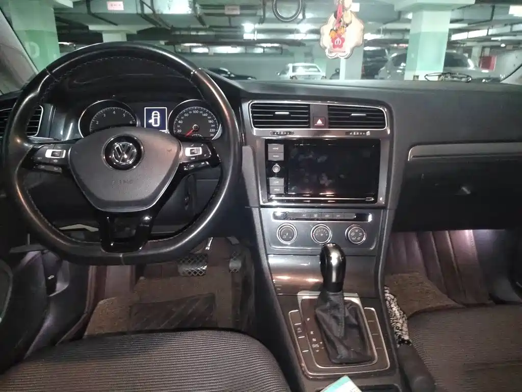 Volkswagen Golf — миниатюра 6