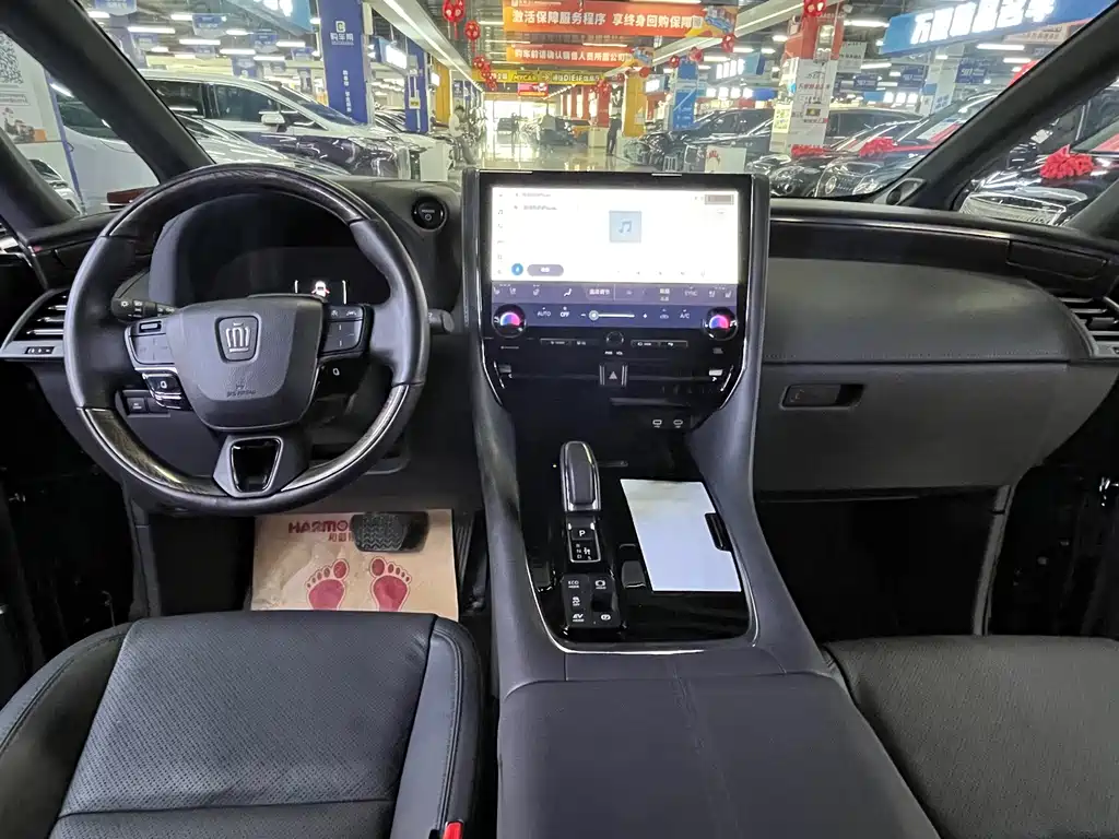 Toyota Vellfire — миниатюра 7