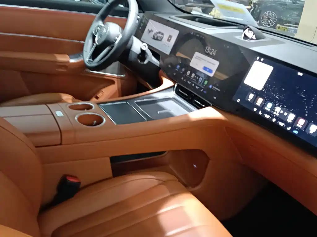 AITO ASK THE WORLD M8