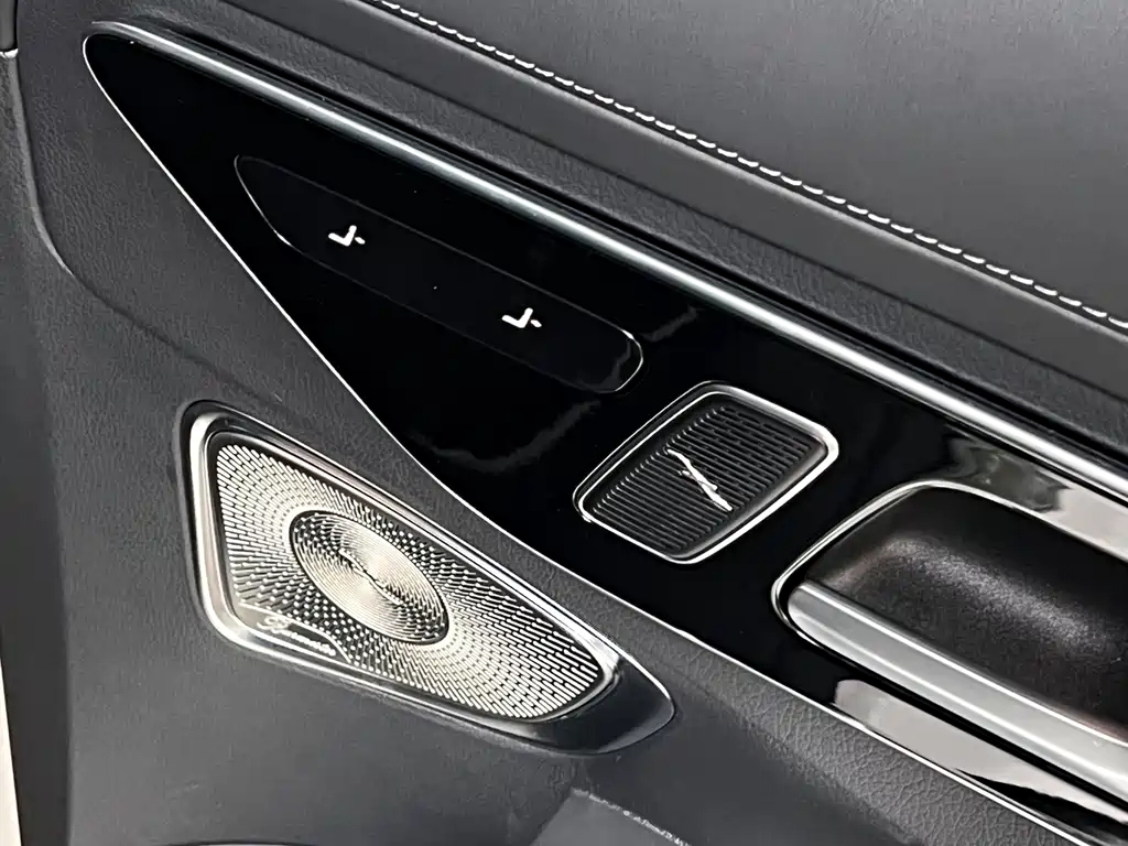 Mercedes-Benz C-Class — миниатюра 14