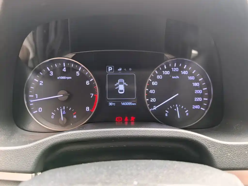 Hyundai Elantra — миниатюра 12
