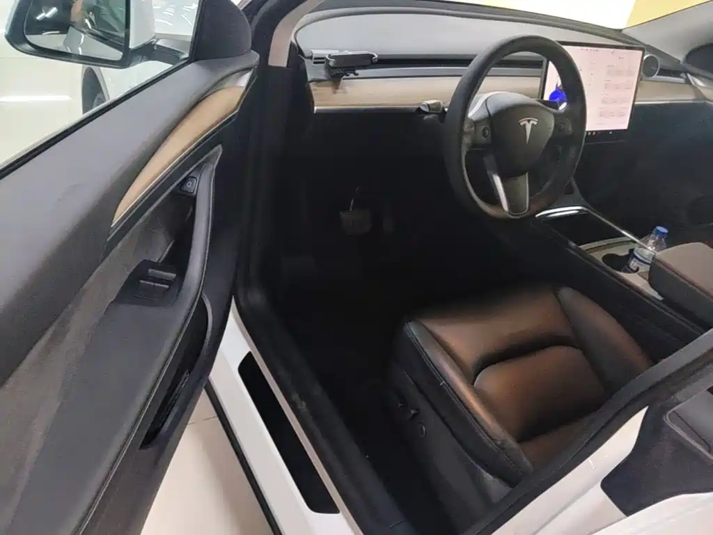 Tesla Model Y — фотографии объявления, Фото 17