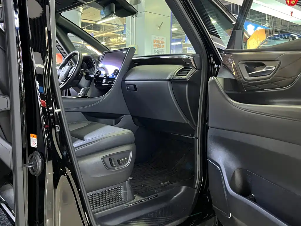 Toyota Vellfire — миниатюра 5