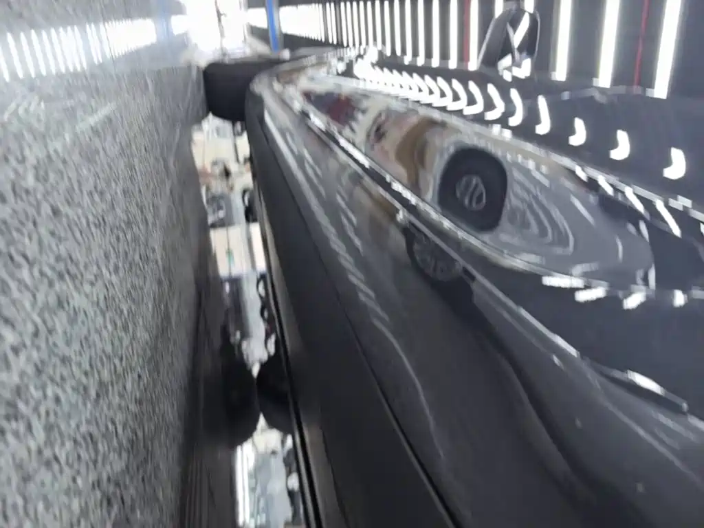 Tesla Model 3 — миниатюра 22