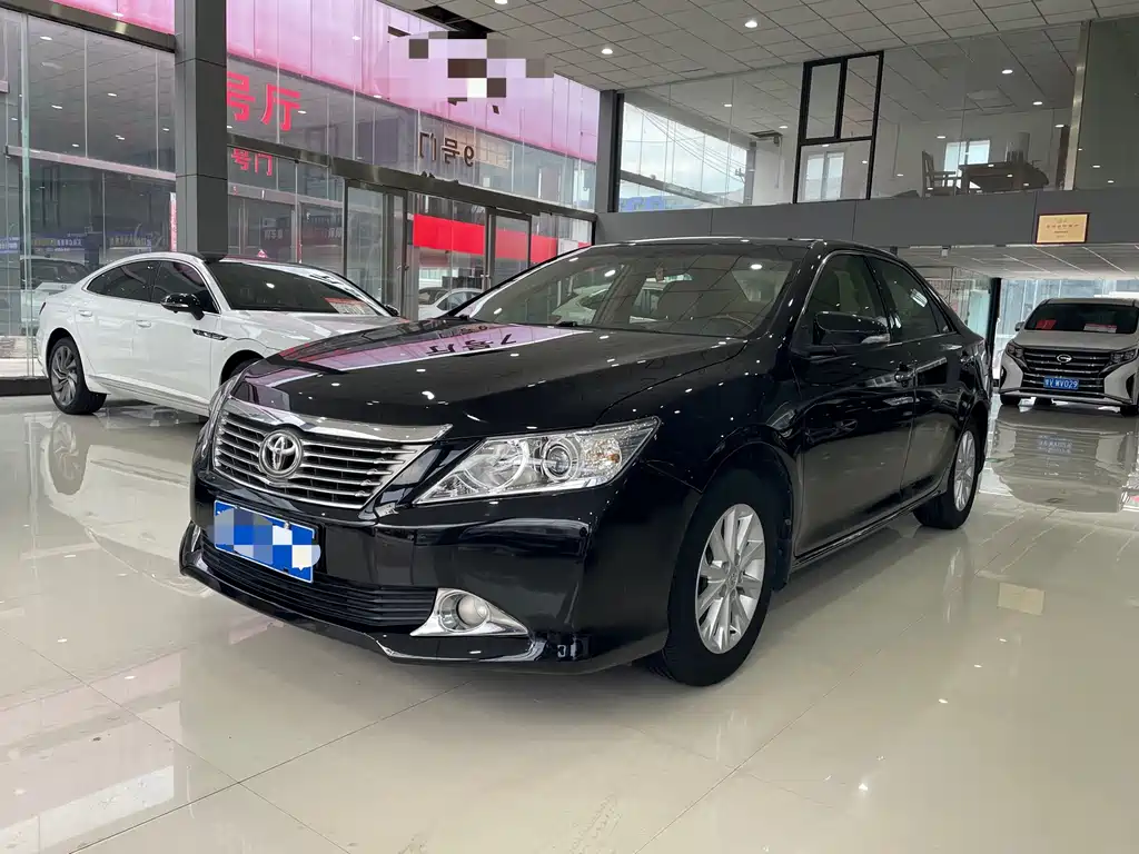 2013 Toyota Camry - zdjęcie 1 z 15