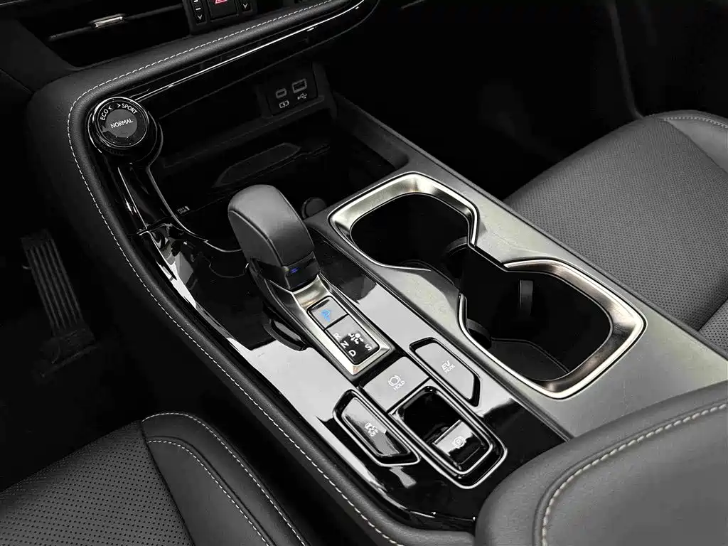 Lexus NX — миниатюра 11
