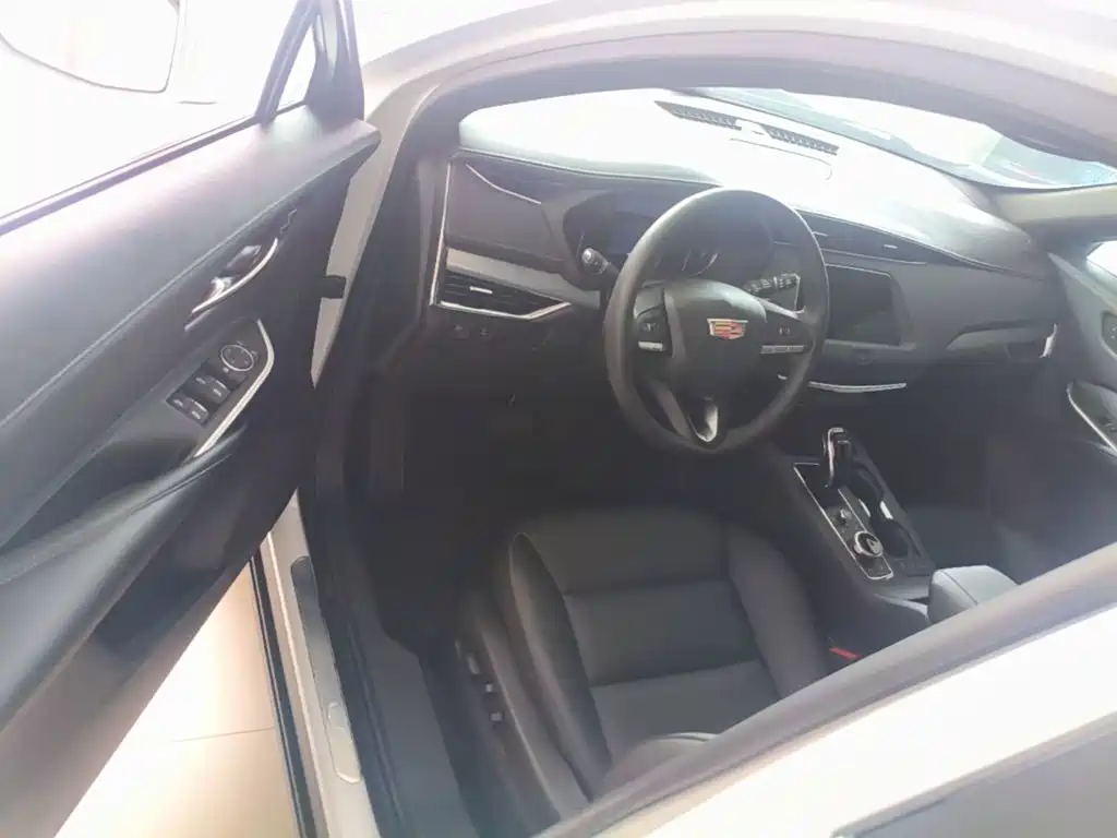 Cadillac XT4 — миниатюра 16