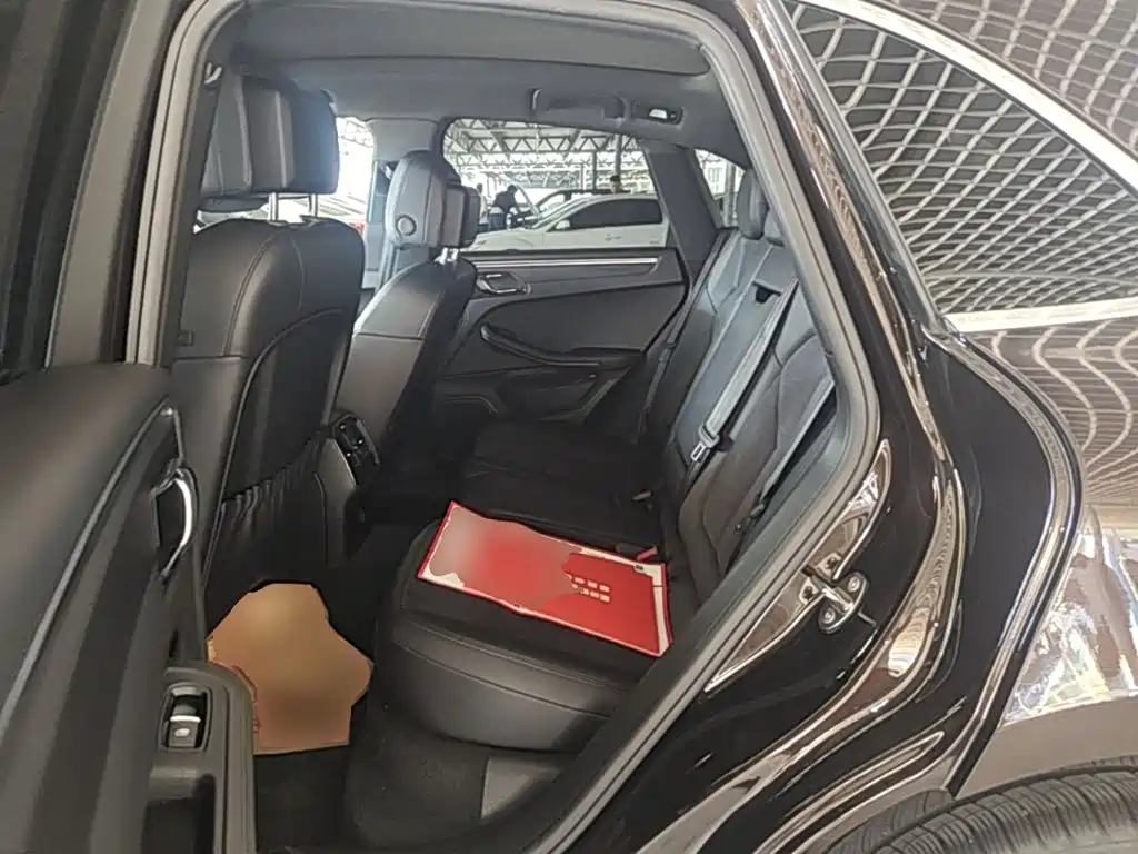 Porsche Macan — миниатюра 17