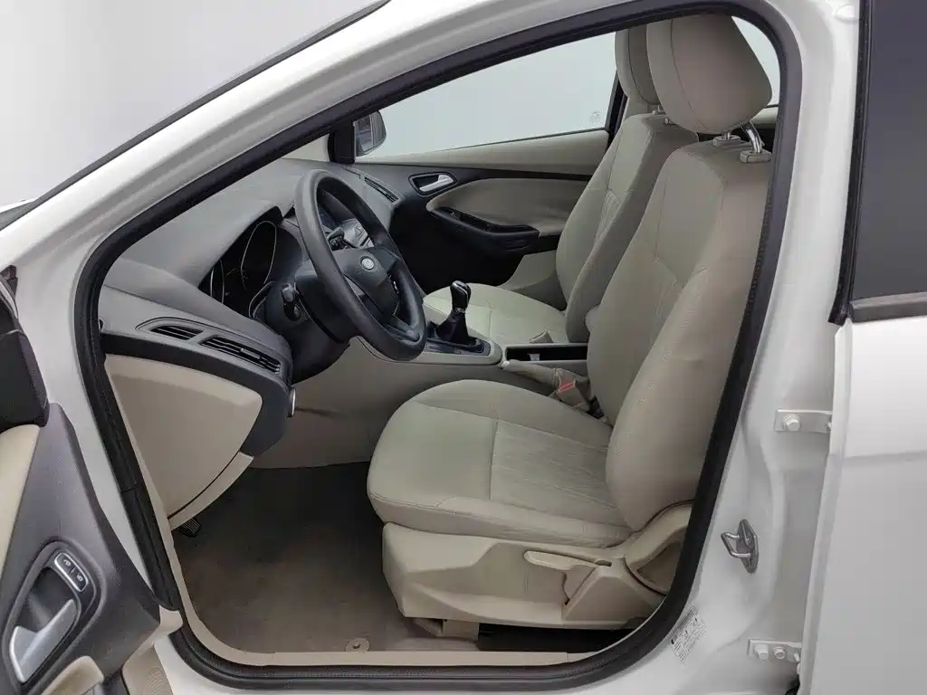 Ford Focus — миниатюра 10
