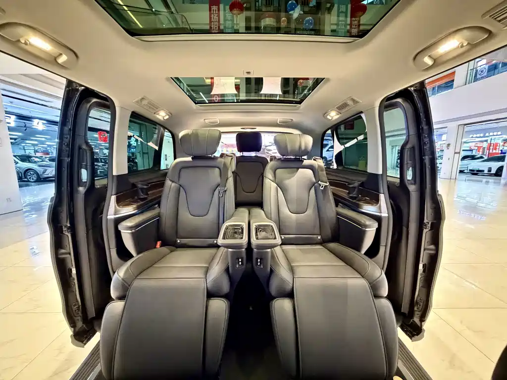 Mercedes-Benz V-Class — миниатюра 18