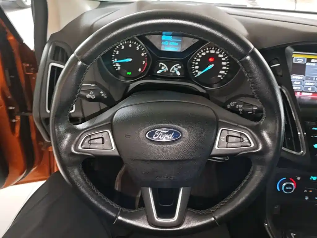 Ford Focus — миниатюра 11