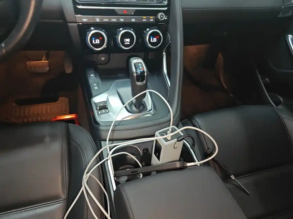 Jaguar E-PACE — миниатюра 14