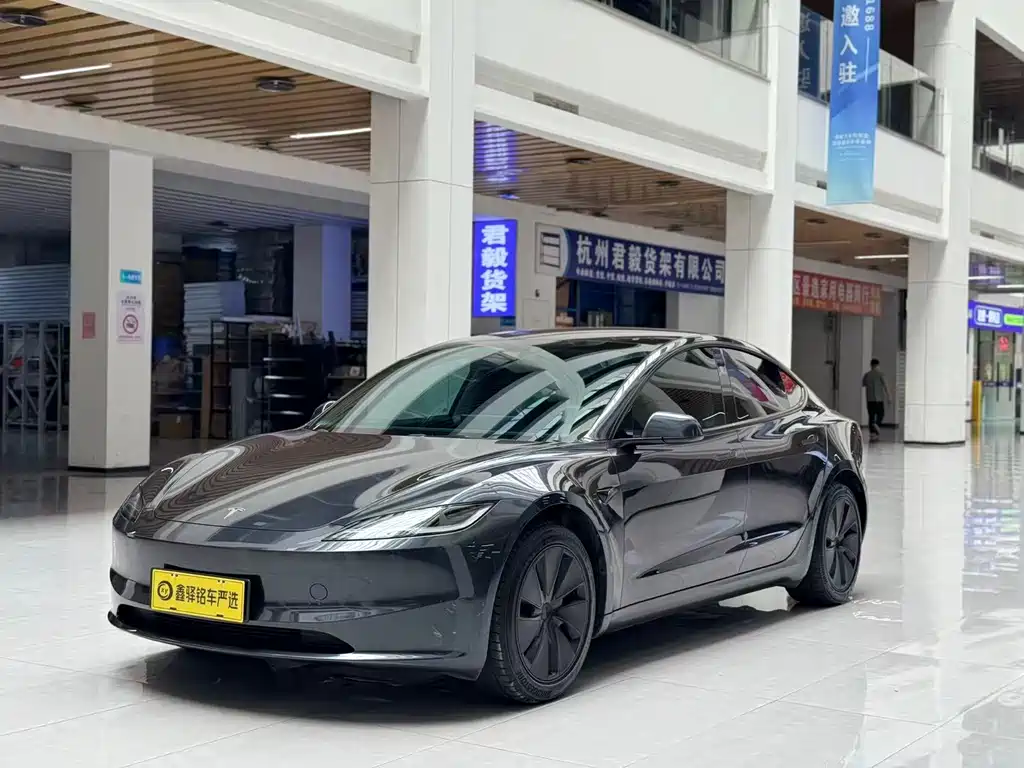 Tesla Model 3 — фотографии объявления, Фото 2