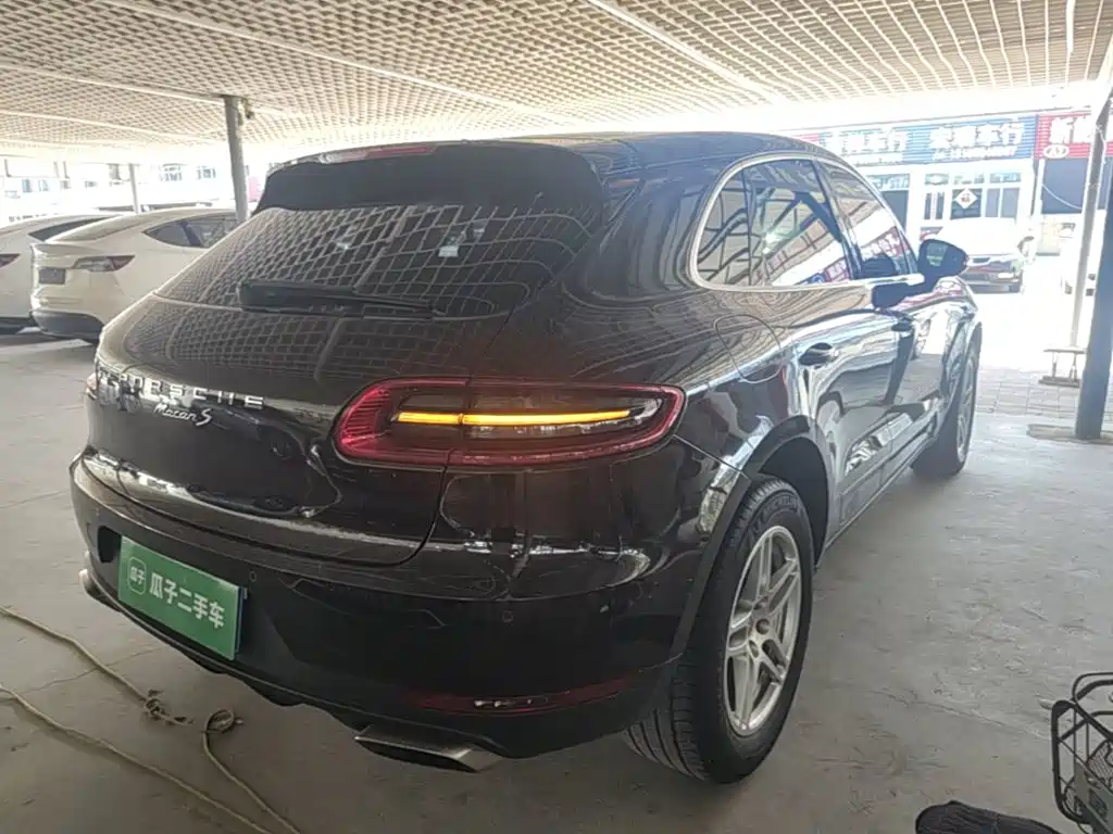Porsche Macan — миниатюра 7