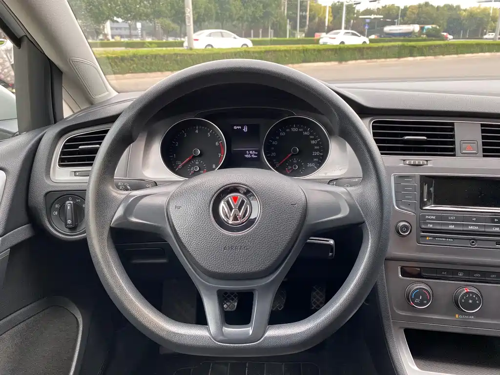 Volkswagen Golf — миниатюра 12