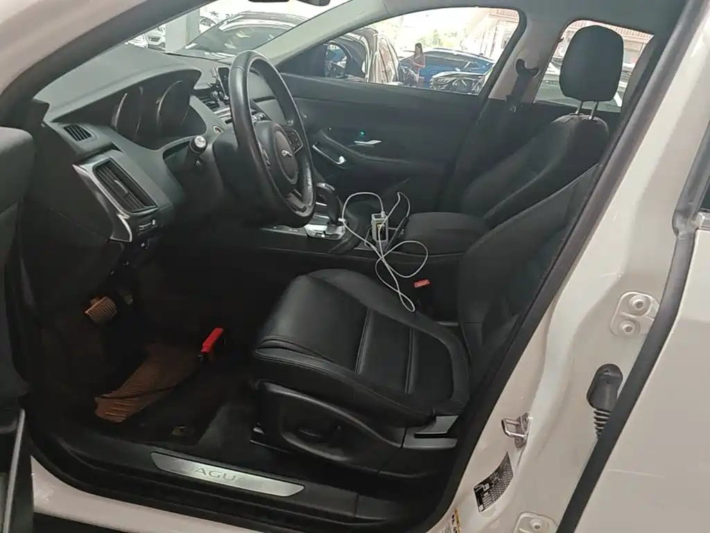 Jaguar E-PACE — миниатюра 15