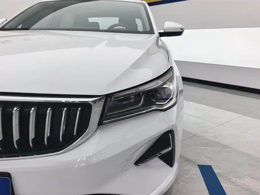 Geely Emgrand 2025 4 1.5L CVT