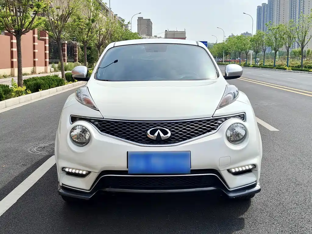 Infiniti ESQ — миниатюра 2