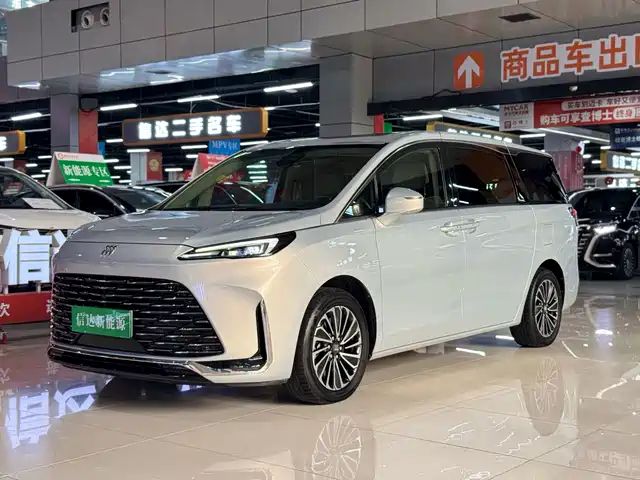 2025 Buick GL8