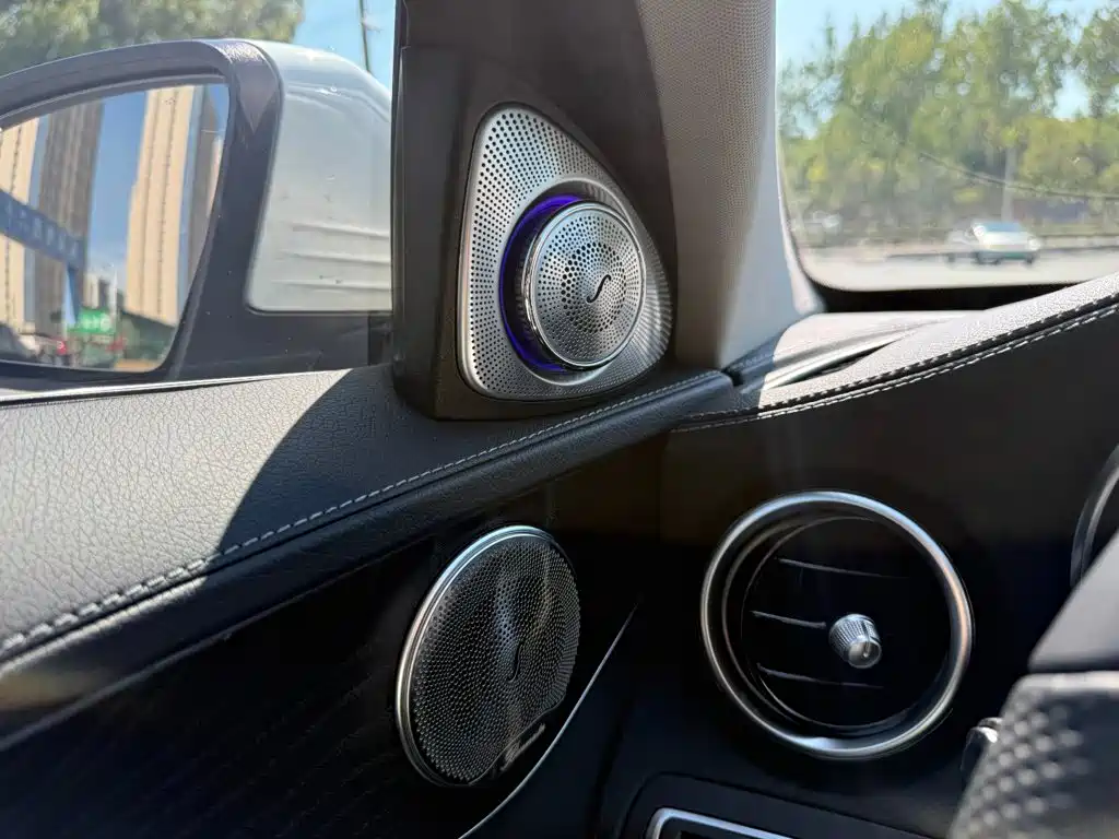 Mercedes-Benz C-Class — миниатюра 12
