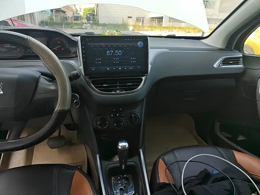 Peugeot 2008 — миниатюра 13
