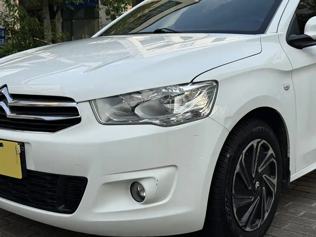 Citroen Elysee — миниатюра 13