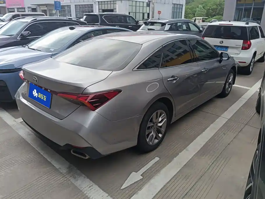 Toyota Avalon — миниатюра 3