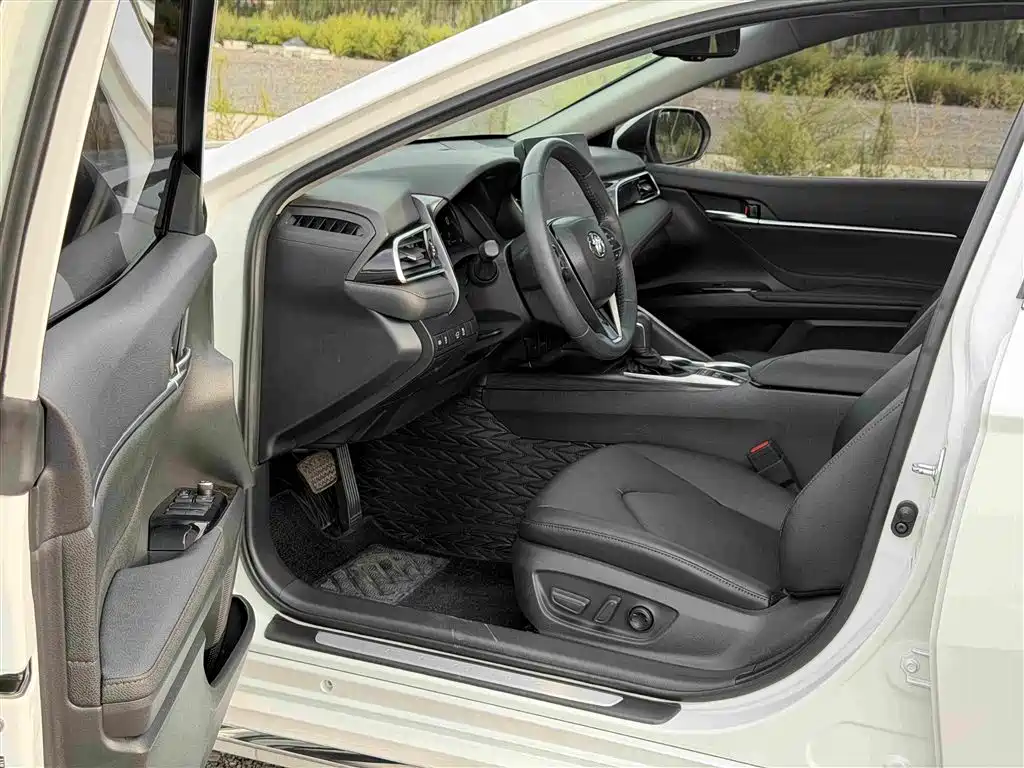 Toyota Camry — миниатюра 7