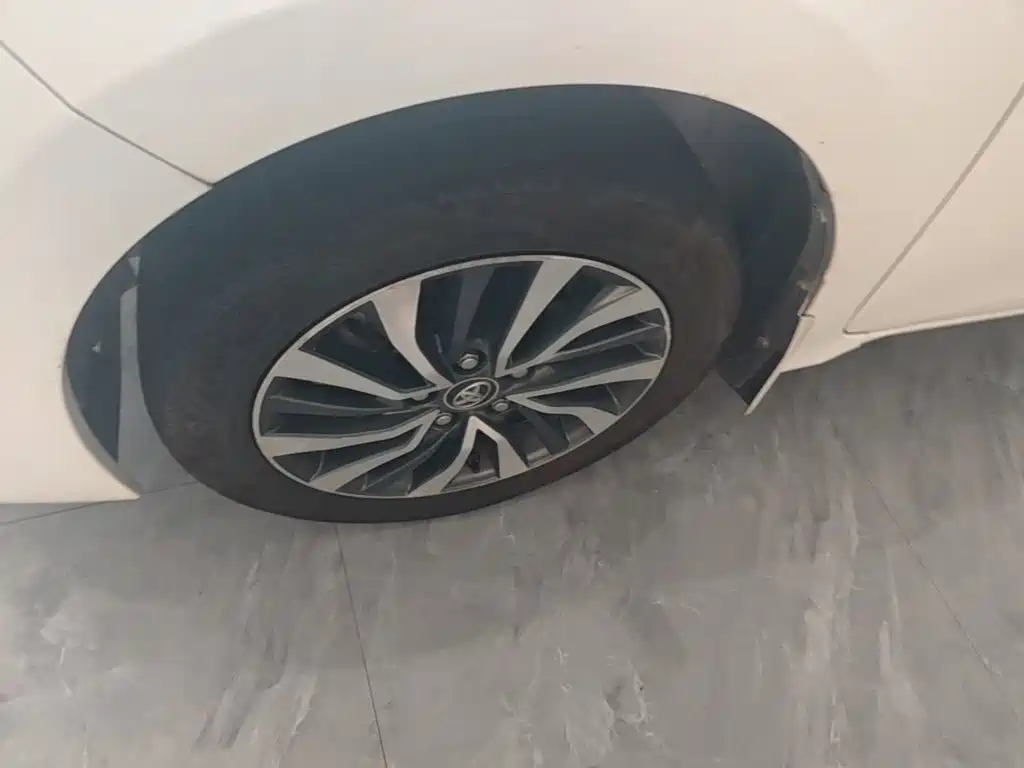 Toyota Corolla Hybrid — миниатюра 23