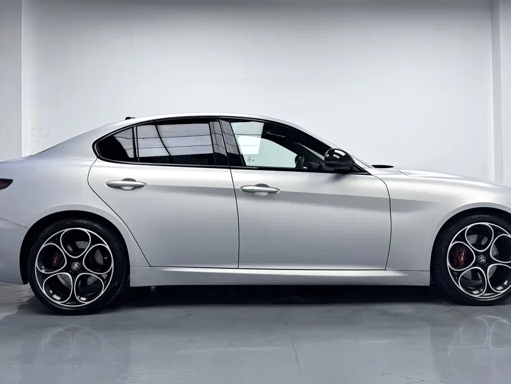 Alfa Romeo Giulia — миниатюра 3