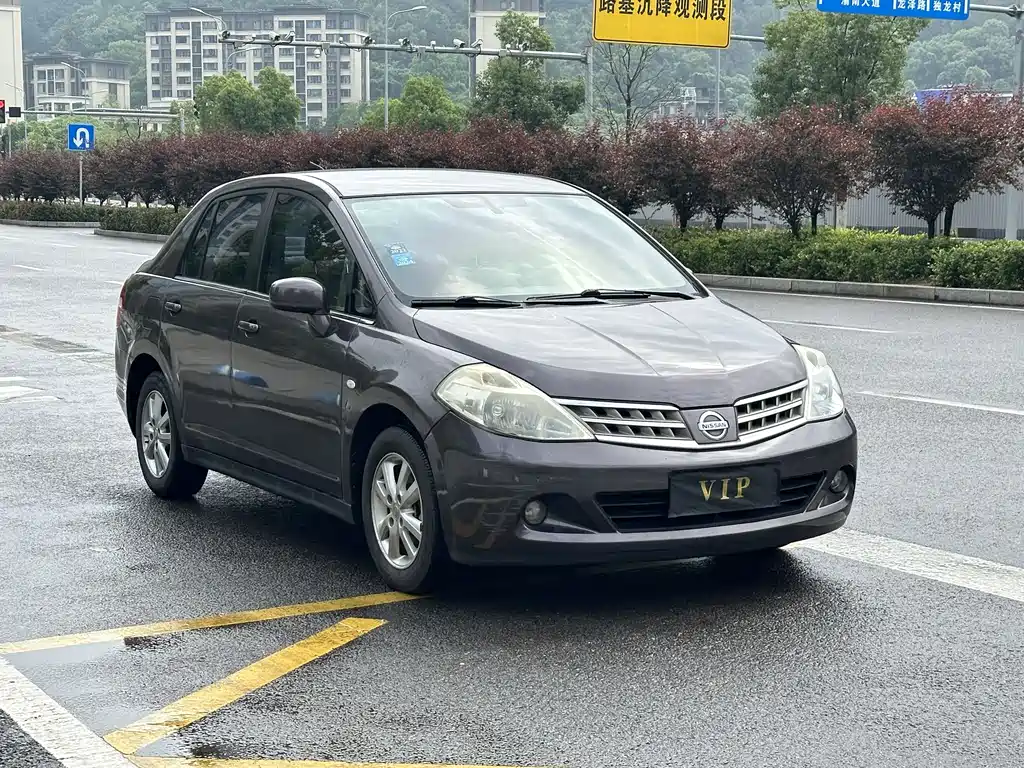 Nissan Tiida 2009 1.6L AT