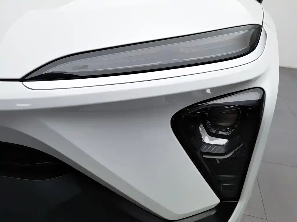 NIO ES6 — миниатюра 7