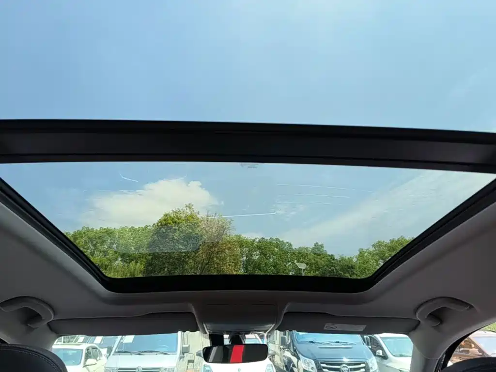 Volkswagen Tiguan L — миниатюра 18