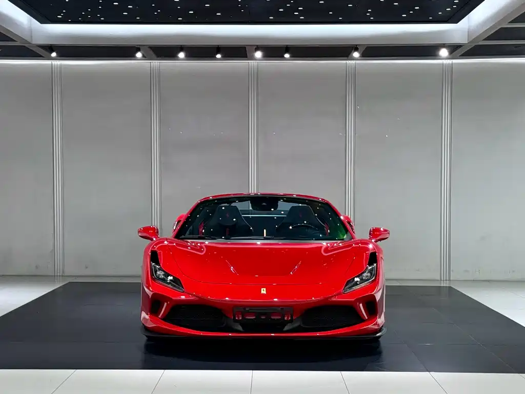 Ferrari F8 2022