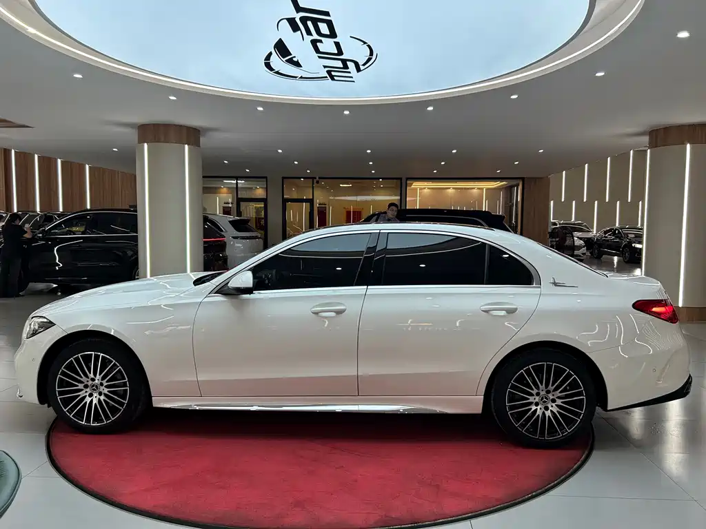 Mercedes-Benz C-Class — миниатюра 8