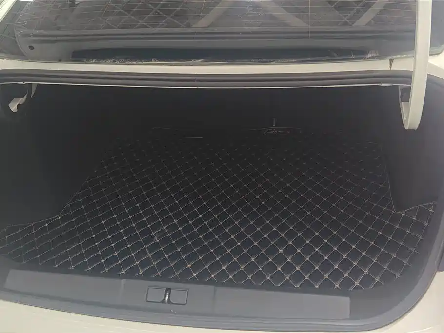 Peugeot 408 2016 1.6T AT Luxury