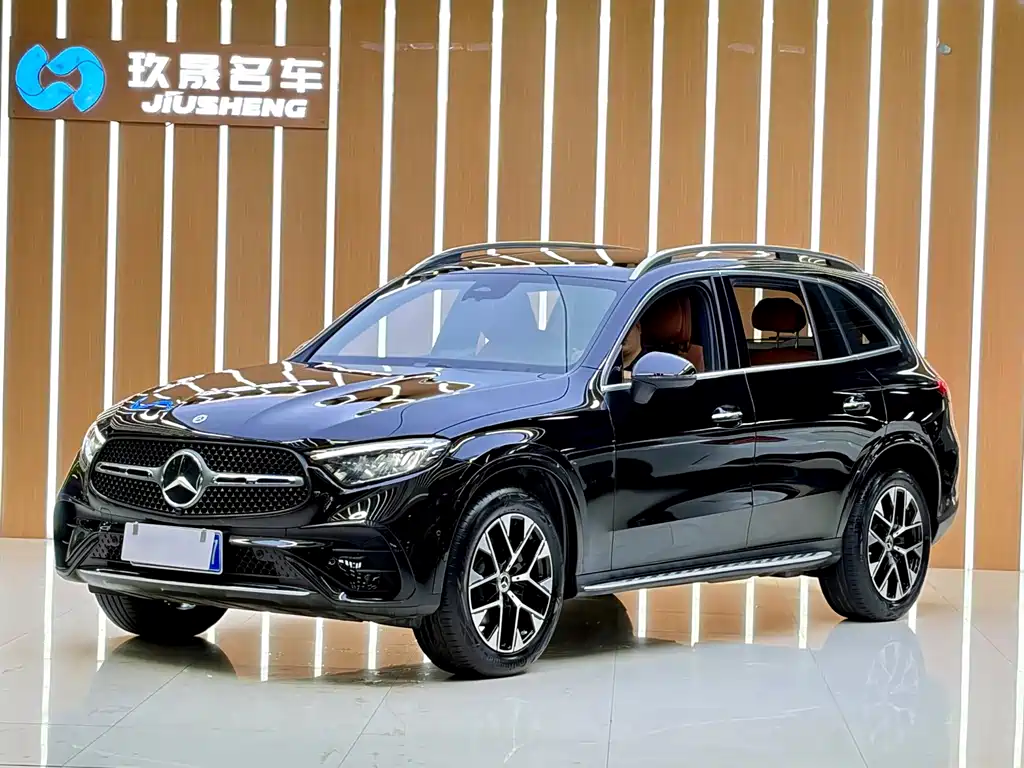 2024 Mercedes-Benz GLC - zdjęcie 1 z 23