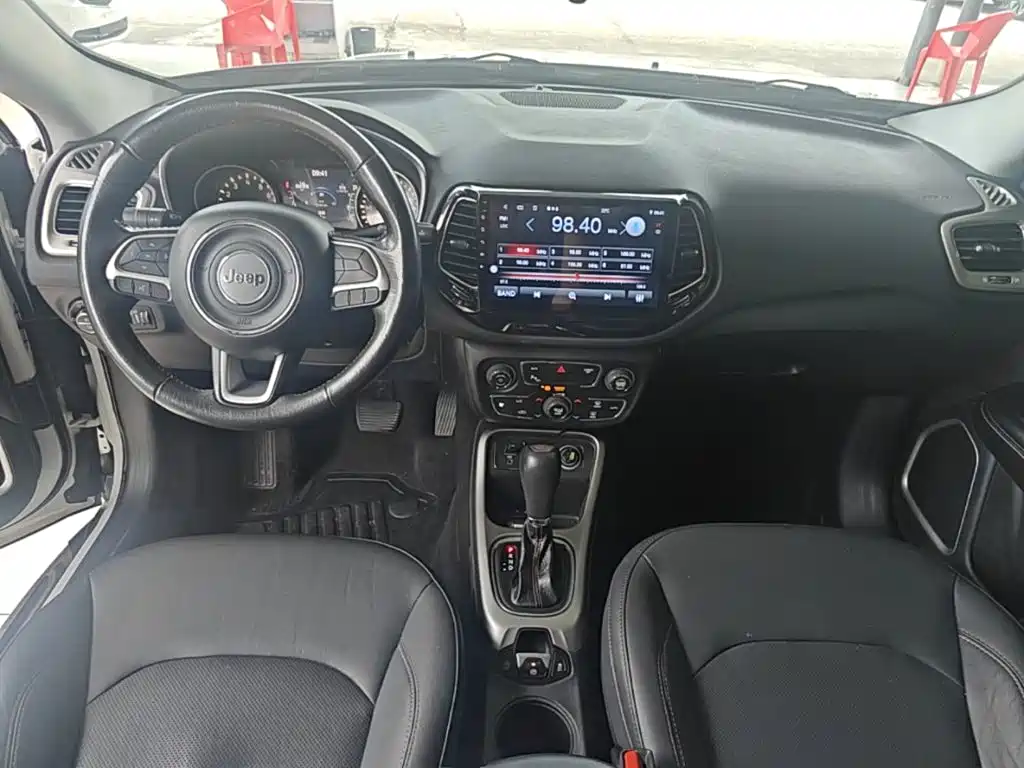 Jeep Compass — миниатюра 10