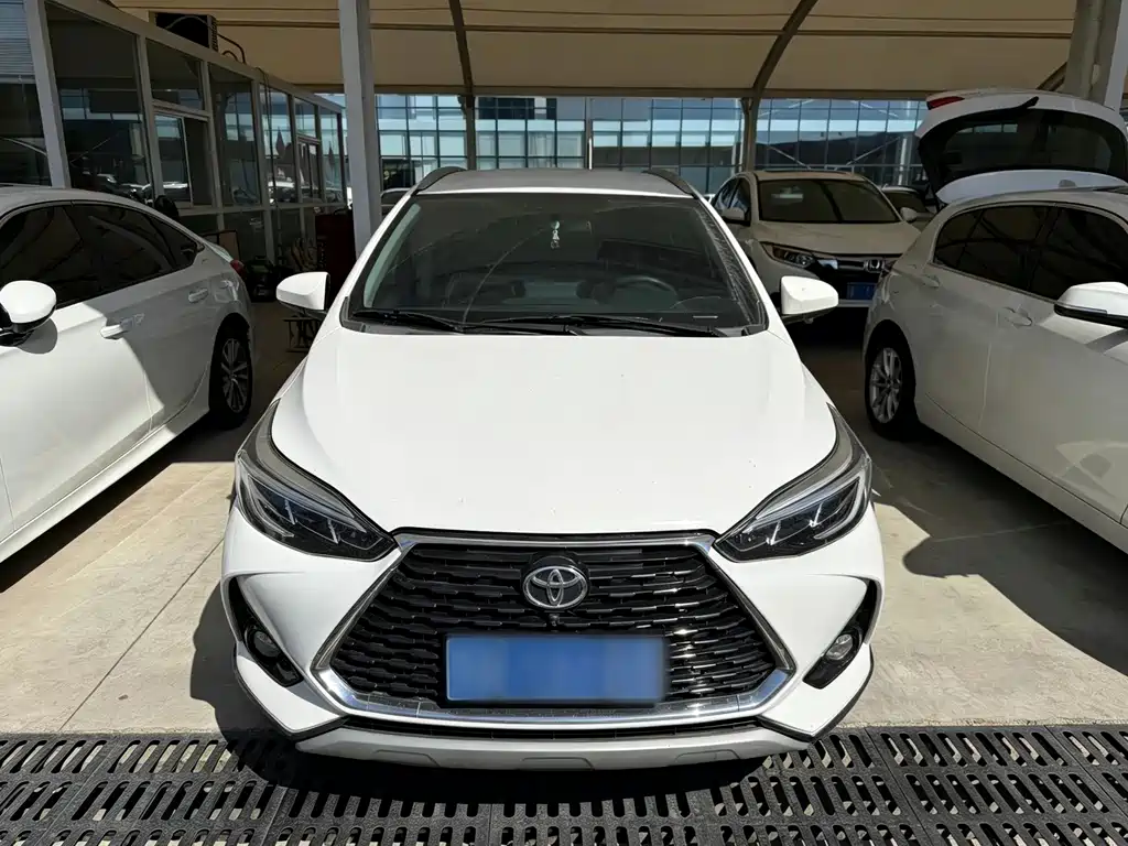 Toyota Yaris L — миниатюра 2