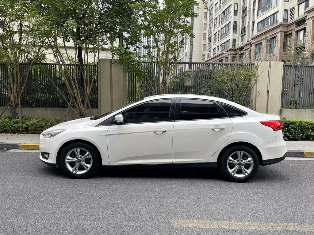 Ford Focus — миниатюра 5