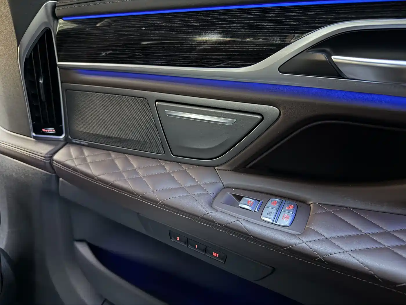 BMW 7 series id 4514378 из Китая 36