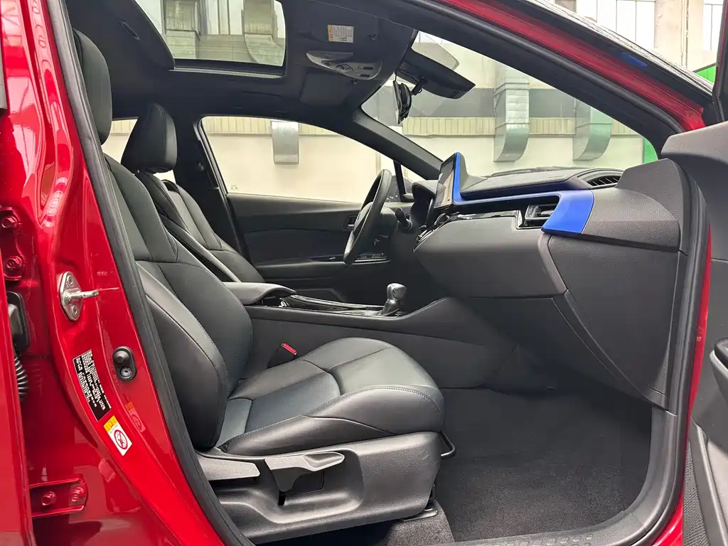 Toyota C-HR — миниатюра 13